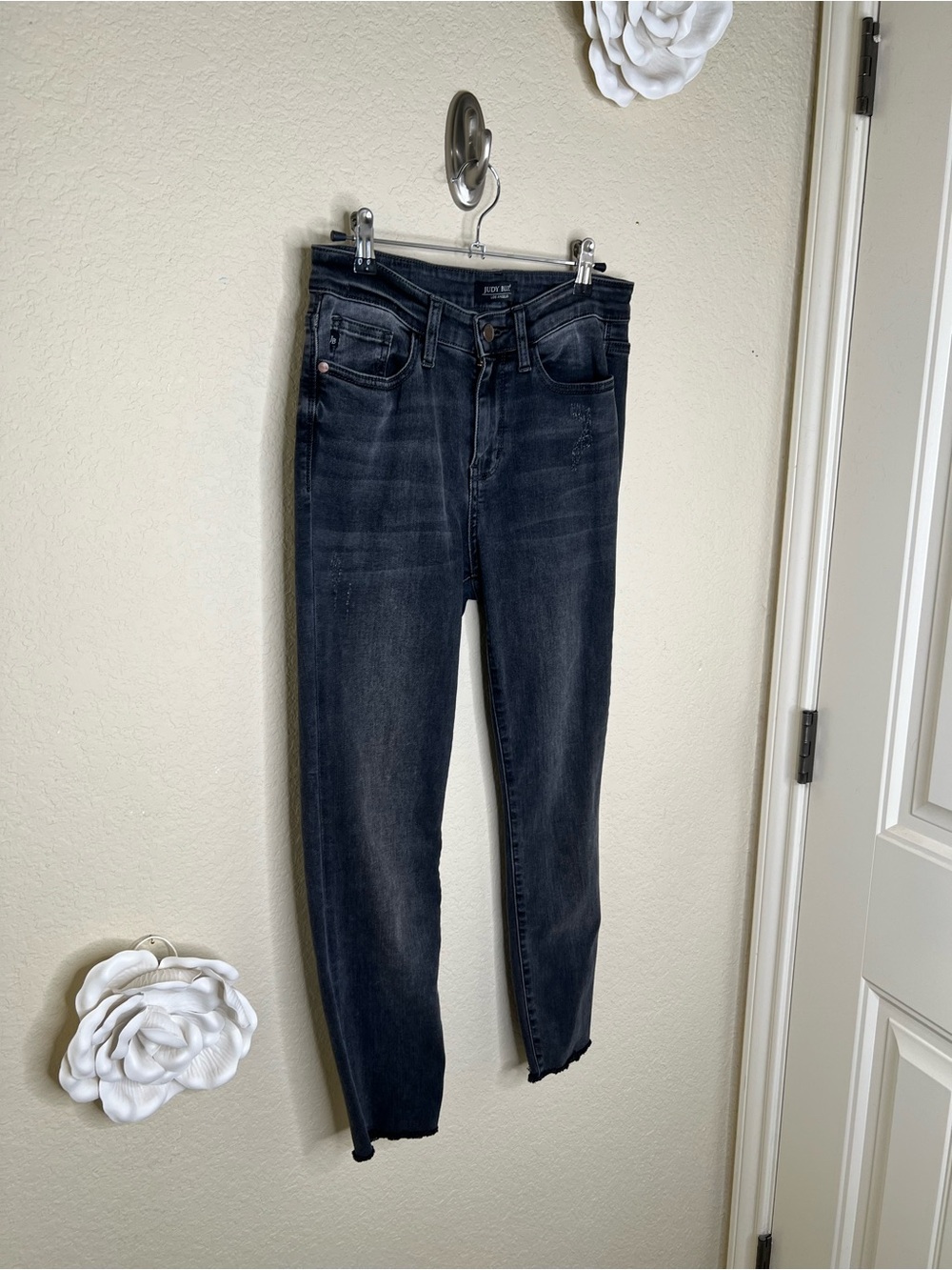 NTM: Judy Blue Skinny Jeans Size 5/27 Black Gray Wash Raw Hem Stretch Denim - Picture 6 of 16